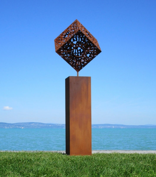 Big cube artwork rusty iron